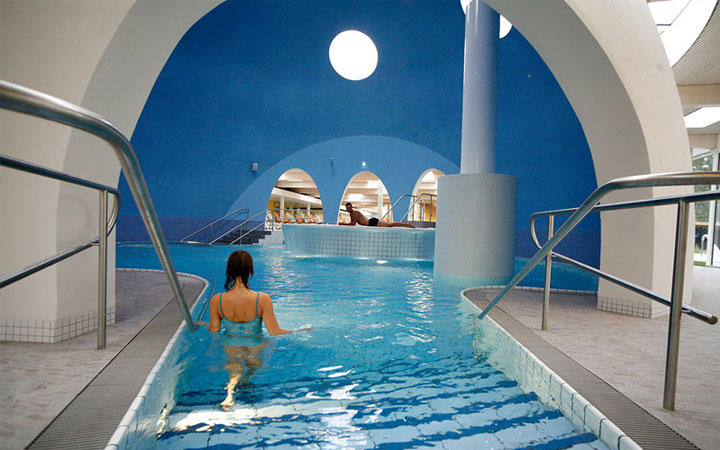 巴特艾布爾溫泉水療中心冷熱浴穹屋